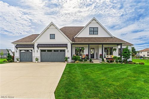5740 Shadow Ridge Cir Nw, North Canton, OH, 44720-5596 | Card Image