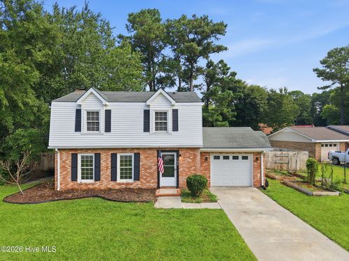 105 Hillside Ct, Jacksonville, NC, 28546-7725 | Card Image