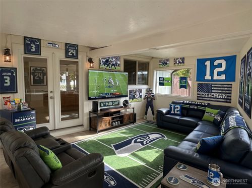 7537 12th Ave Ne, Olympia, WA, 98516-5603 | Card Image