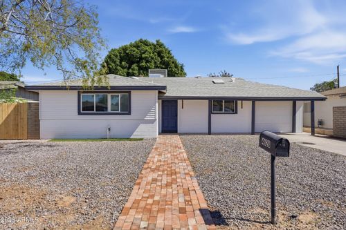 4628 E Holly St, Phoenix, AZ, 85008-3212 | Card Image