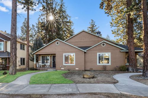 973 E Cascade Avenue, Sisters, OR, 97759 | Card Image