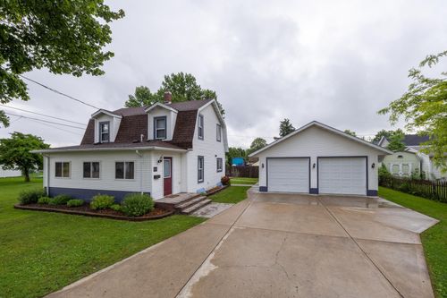 611 W Dwelle St, Lake City, MN, 55041-1720 | Card Image