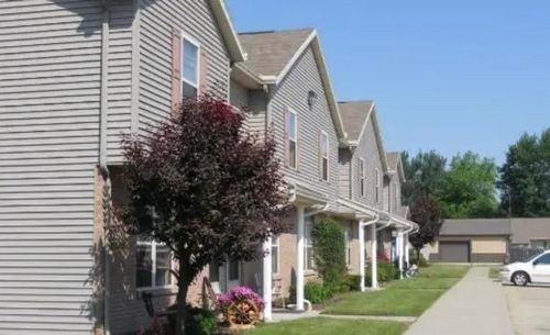 100 N 3rd St, Shelby, OH, 44875-2121 | Card Image