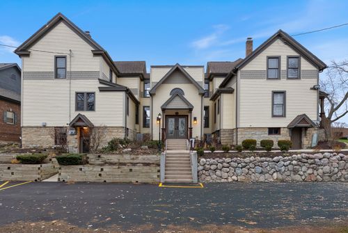 250-121 N Washington St, Naperville, IL, 60540-4558 | Card Image