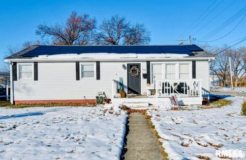 701 W Prairie St, Taylorville, IL, 62568-2427 | Card Image