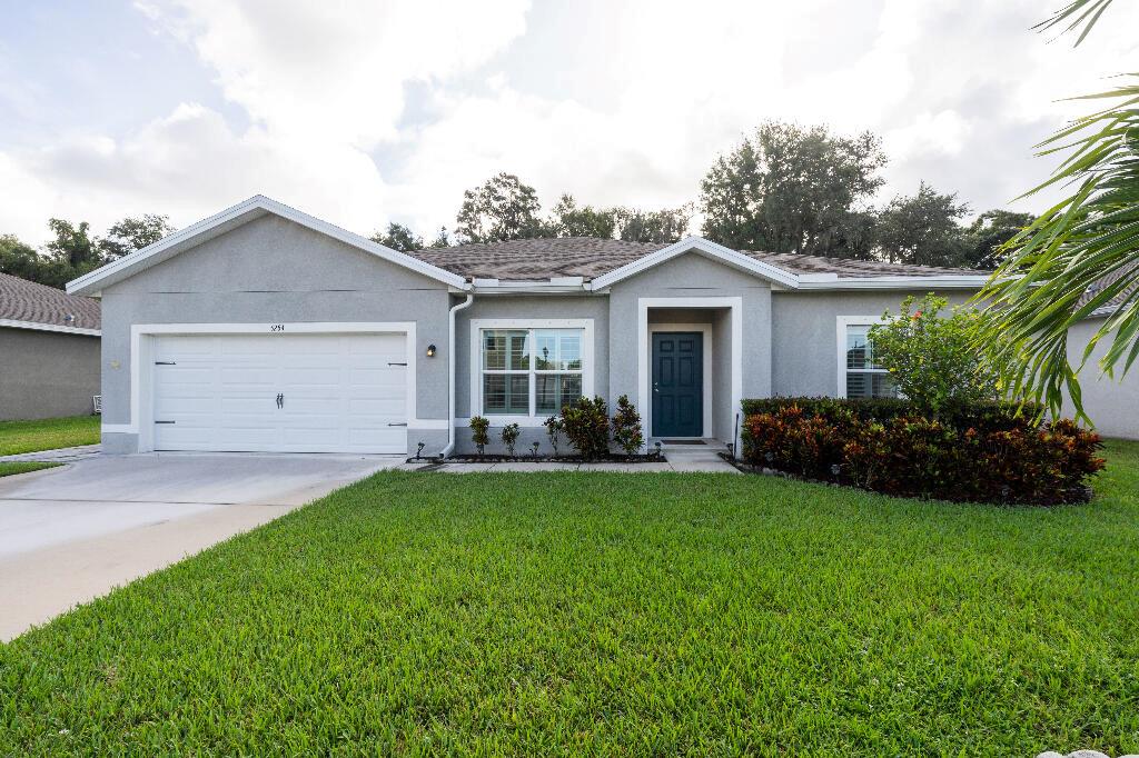 Oakland Lake Cir, Fort Pierce, FL 34951