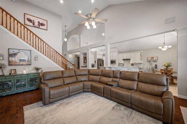 29518 Timber Trail St, House other with 5 bedrooms, 4 bathrooms and 2 parking in Spring TX | Image 15