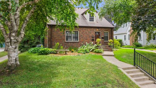1522 Hague Ave, Saint Paul, MN, 55104-6757 | Card Image