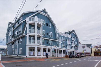 410412-FRACTION-6 - 1 Ocean Avenue, Condo with 1 bedrooms, 2 bathrooms and null parking in York ME | Image 1