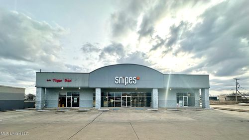 400 N Davis Ave, Cleveland, MS, 38732-2352 | Card Image