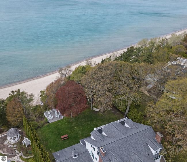 431 Michigan Ave, House other with 10 bedrooms, 7 bathrooms and null parking in Charlevoix MI | Image 69