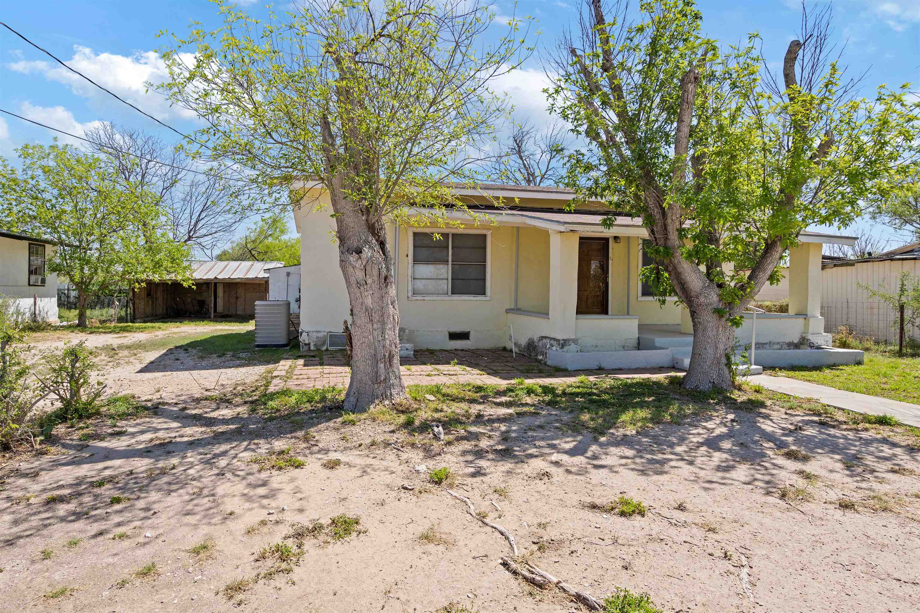 Residential in Del Rio 4