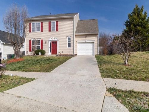 8212 Weeping Fig Ln, Charlotte, NC, 28215-7122 | Card Image