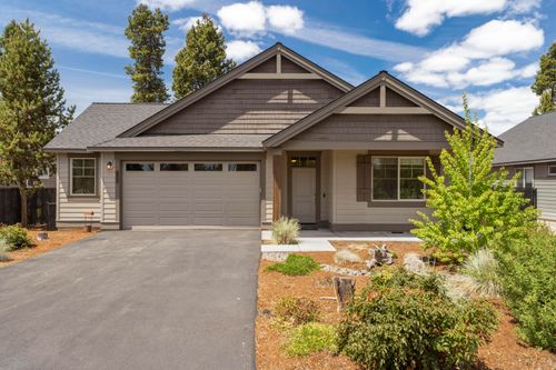 51925 Campfire Dr, La Pine, OR, 97739-8996 | Card Image