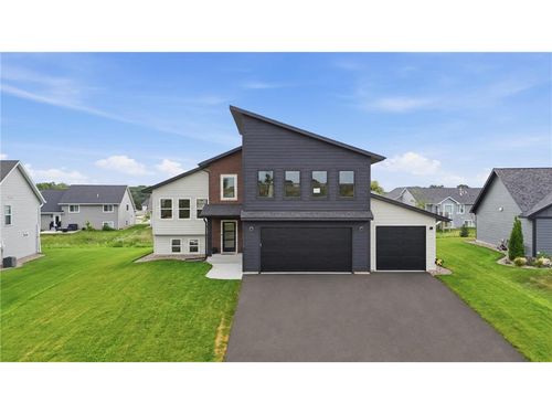2578 Meadows Dr, RIVER FALLS, WI, 54022-4220 | Card Image