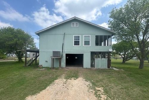 501 S 15th St, Seadrift, TX, 77983 | Card Image