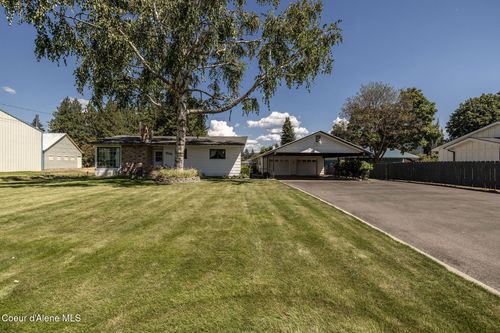 9526 N Maple St, Hayden, ID, 83835-9223 | Card Image