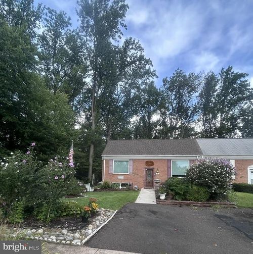 3000 Melina Ct, BENSALEM, PA, 19020-1958 | Card Image