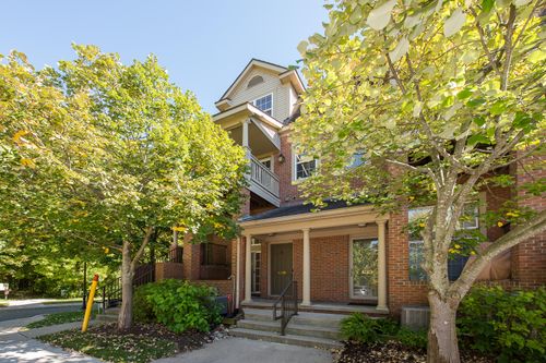3082 Barclay Way, Ann Arbor, MI, 48105-9464 | Card Image
