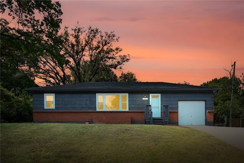 2418 N 84th St, Kansas City, KS, 66109-2002 | Card Image