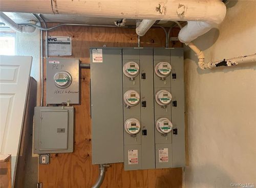 87-30 114th St, Richmond Hill, NY, 11418-2447 | Card Image