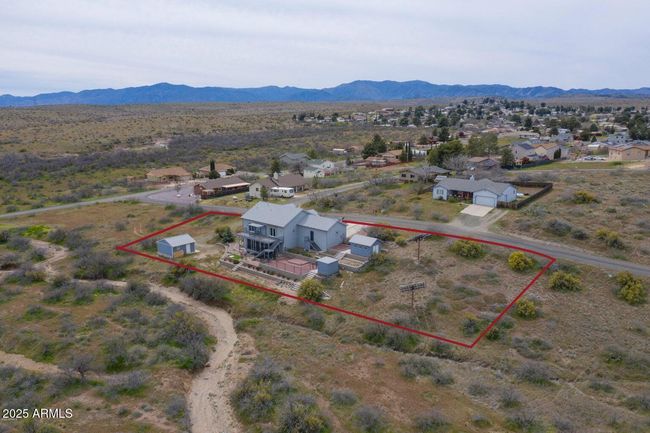 17862 E Hummingbird Ln, House other with 5 bedrooms, 3 bathrooms and null parking in Mayer AZ | Image 4