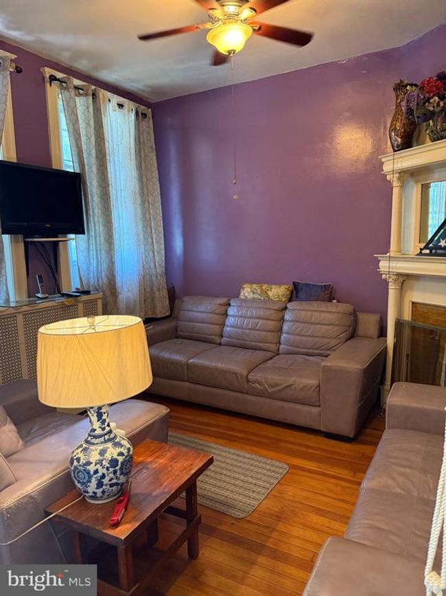 1121 8 Th St Ne, Townhouse with 4 bedrooms, 3 bathrooms and null parking in WASHINGTON DC | Image 4