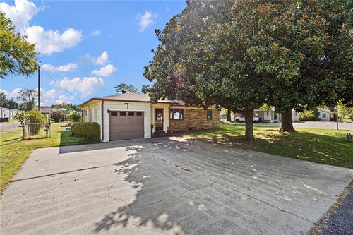 3964 S Arkansas Ave, Russellville, AR, 72802-8401 | Card Image