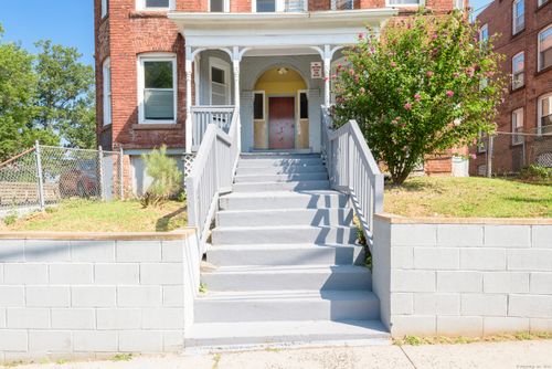 50 York St, Hartford, CT, 06106-2362 | Card Image