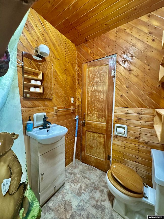 1234 Arapahoe St, House other with 3 bedrooms, 1 bathrooms and null parking in Thermopolis WY | Image 9