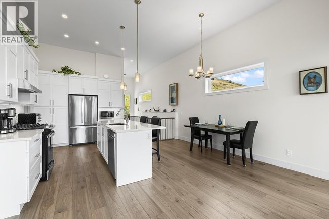 1436 Tower Ranch Dr, House other with 2 bedrooms, 3 bathrooms and 4 parking in Kelowna BC | Image 12