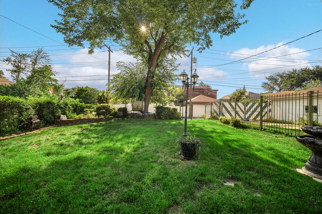FENCED BACK YARD | Image 23