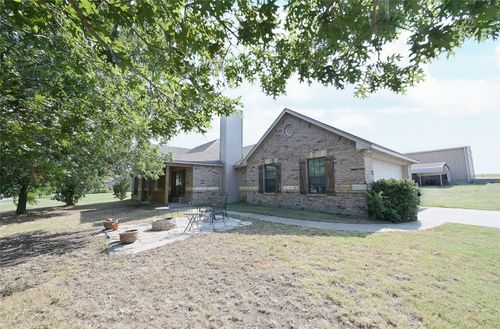 219 Valley Meadow Dr, Decatur, TX, 76234-8425 | Card Image
