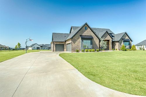 10028 Lacewood Drive, Edmond, OK, 73025 | Card Image
