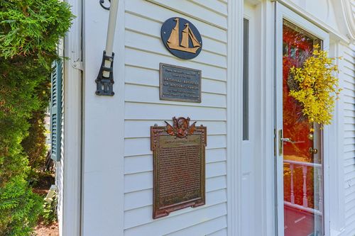 463 Route 6a, Yarmouth Port, MA, 02675-1913 | Card Image