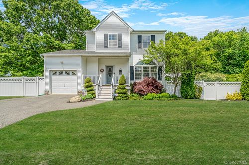 3 Iowa Avenue, Brookhaven, NY, 11776 | Card Image