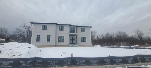 2 Stonehedge Road, Ramapo, NY, 10901 | Card Image