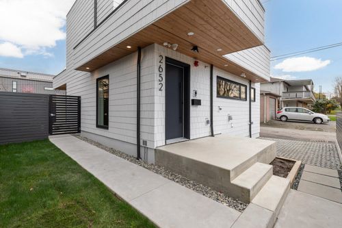 2652 E 38th Ave, Vancouver, BC, V5R2V2 | Card Image