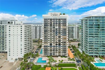 603 - 5757 Collins Avenue, Condo with 2 bedrooms, 2 bathrooms and null parking in Miami Beach FL | Image 1