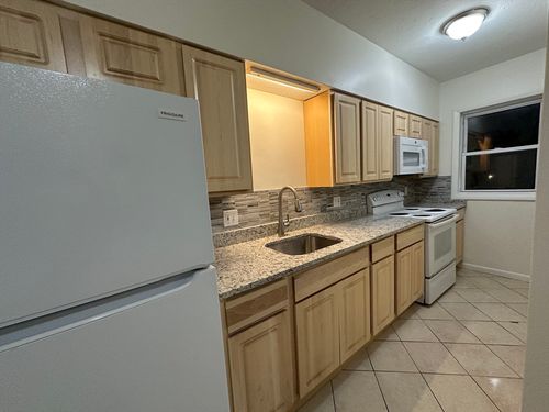 apt-2-245 Green St, Brockton, MA, 02301-3782 | Card Image