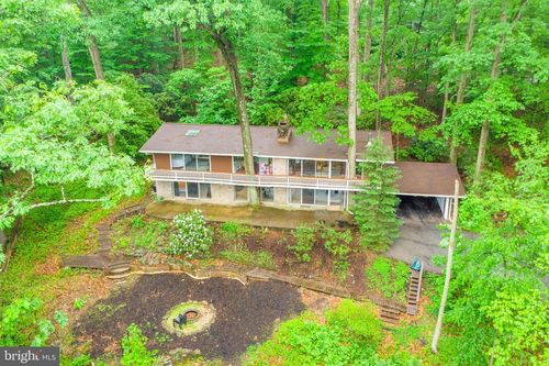200 Jug Hollow Rd, PHOENIXVILLE, PA, 19460-2735 | Card Image