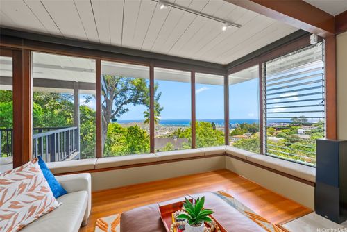 4765 Matsonia Dr, Honolulu, HI, 96816-4011 | Card Image