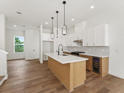 a-1802 Del Norte St, Houston, TX, 77018 | Card Image