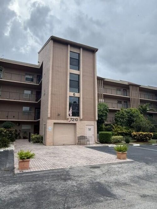 401-7210 Lake Circle Dr, Margate, FL, 33063-4871 | Card Image