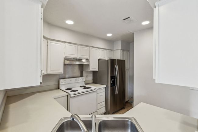 APT-2230 - 5325 Bent Tree Forest Dr, Townhouse with 1 bedrooms, 2 bathrooms and null parking in Dallas TX | Image 18