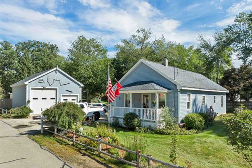 4 Wells Rd, Salem, NH, 03079-1836 | Card Image