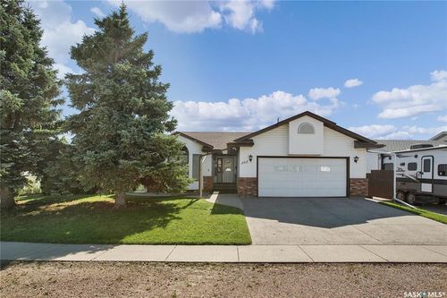 302 6th St, Hague, SK, S0K1X0 | Card Image