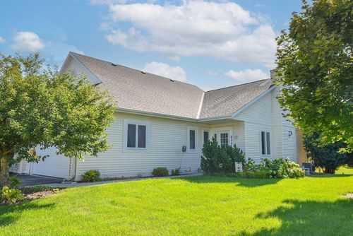 835 Bridlewood Drive, Hartford, WI, 53027 | Card Image