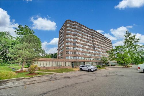 312-3227 King St E, Kitchener, ON, N2A3Z9 | Card Image