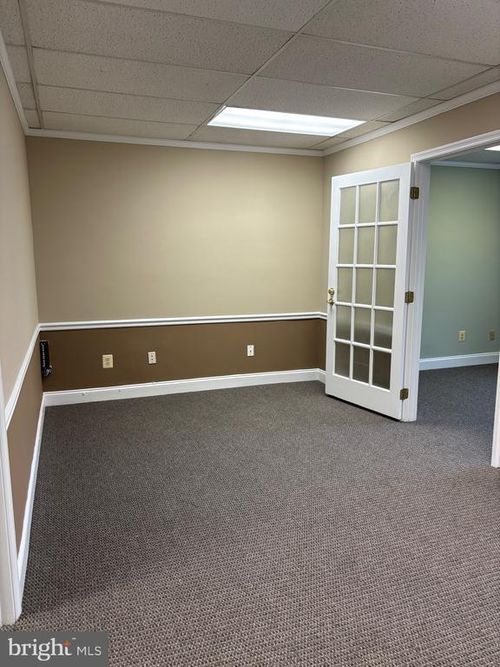 7002 Evergreen Ct, ANNANDALE, VA, 22003-3227 | Card Image